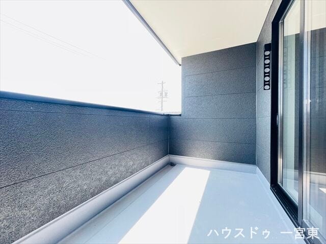 インナーバルコニーはお天気の崩れも気にせず、安心して洗濯物を干して置けます。