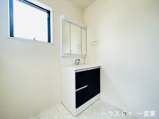 身支度がスムーズに行える使いやすい洗面空間です。清潔に保ちやすく毎日気持ちよく使えます