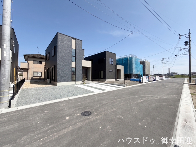 ■理想を叶える新しい暮らしの舞台■高いデザイン性と機能性を兼ね備えた住まい。ここで、家族の新しい物語が始まります。