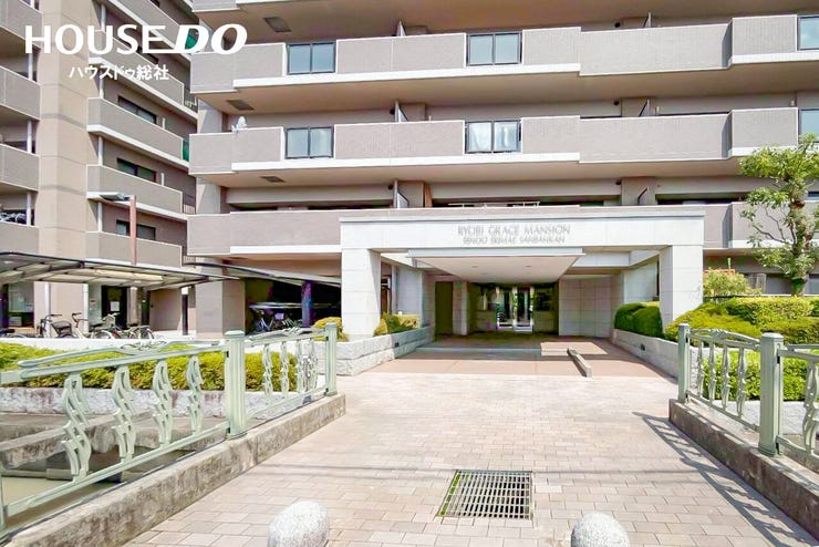 【外観】
岡山駅方面への通勤・通学にも便利な東畦エリア♪
スーパーや医療施設など毎日の暮らしに欠かせない施設も身近にそろい、利便性と落ち着いた住環境を両立した立地です◎
