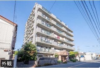 【外観】
見通しの良い立地に建つマンション。陽当り・通風良好で快適な住環境が魅力です。