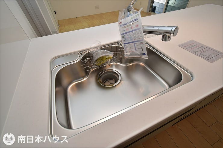 【シンク】シンクの部分はステンレス製になっていて、熱や汚れに強く、お手入れも簡単です♪