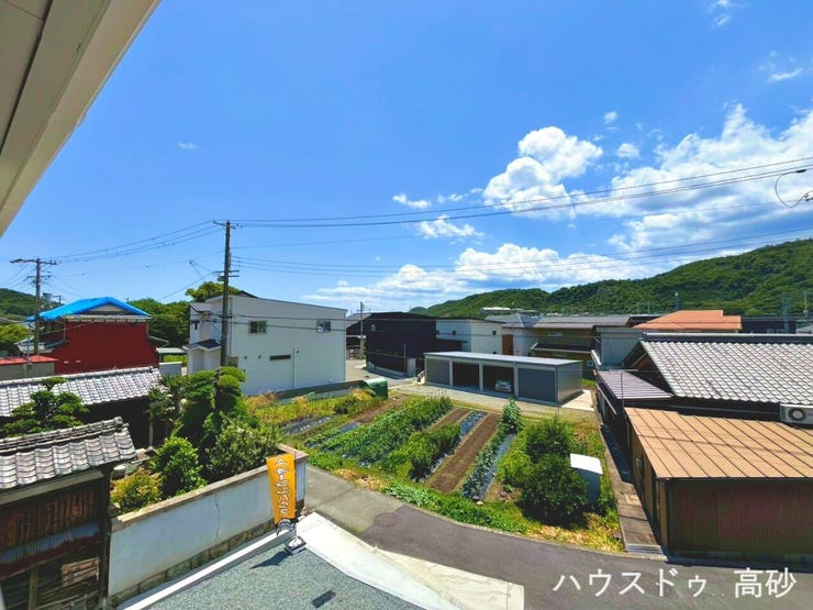 季節の移ろいを身近に感じる、自然豊かな閑静な住宅地♪