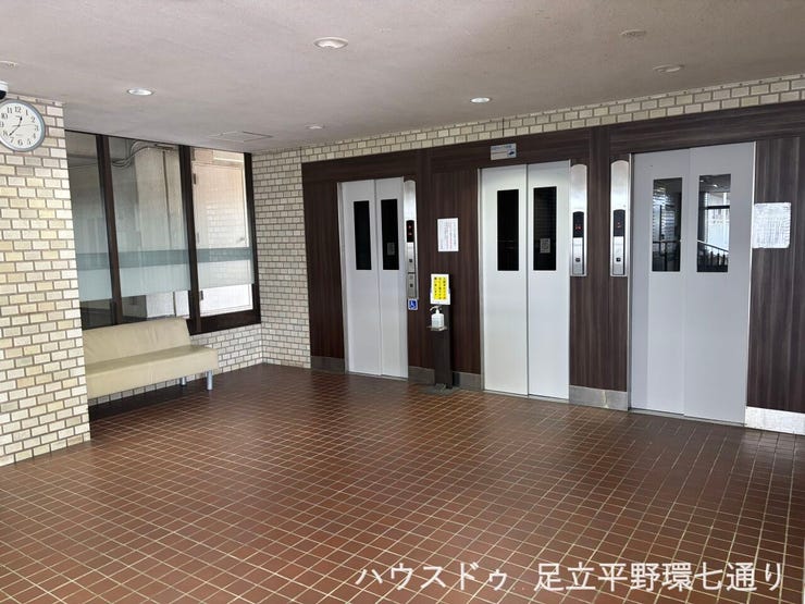 エレベーター複数基が備わり、日々の移動もスムーズです。