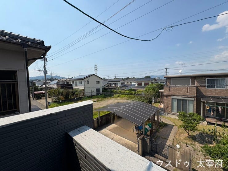 周辺は視界を遮る高い建物がないので、開放感のある住環境です。