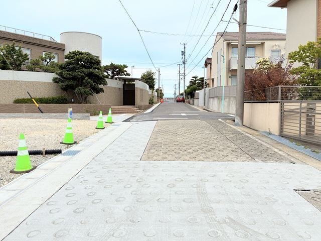通勤・通学に便利ながら、騒音から離れた穏やかな立地