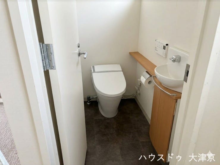 機能的で清潔感のあるトイレ。快適な使用環境
※画像の一部を加工しております