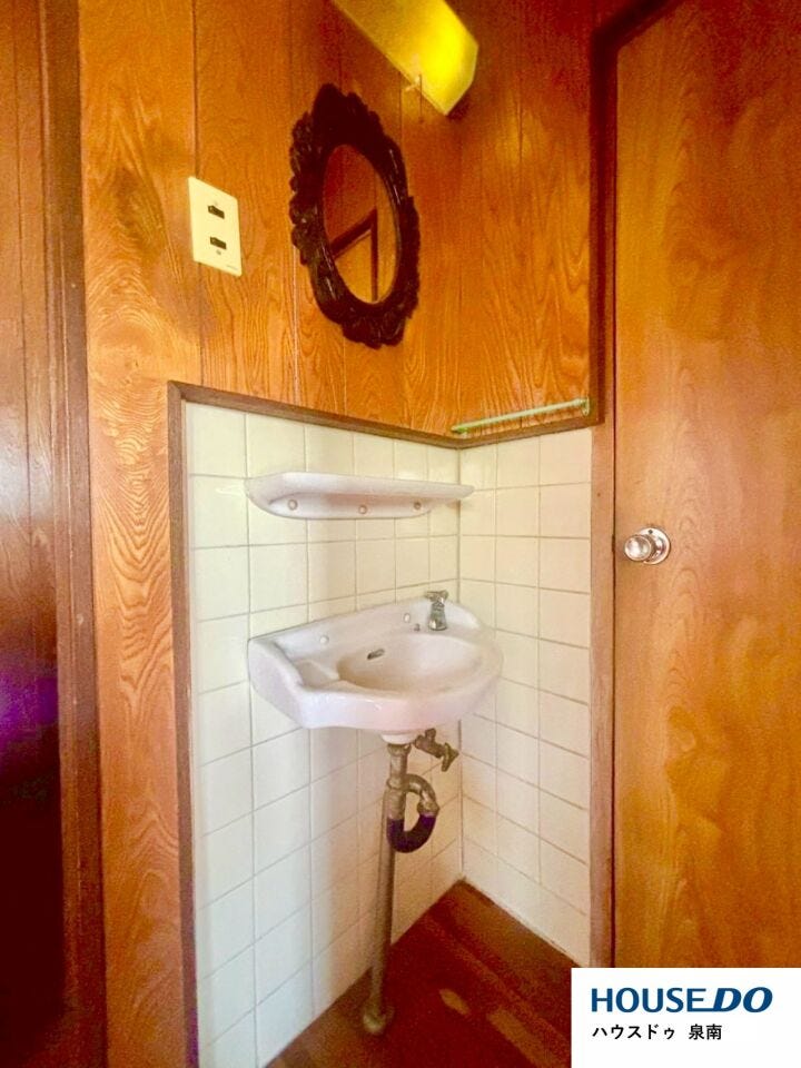 トイレ前には手洗い場がございます。
