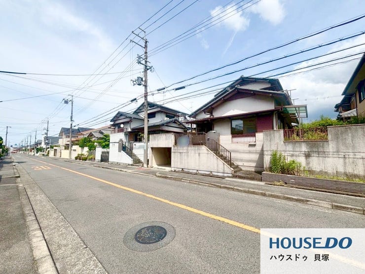 爽やかな青空の下に贅沢なほどに降り注ぐ陽光、豊かな居住性と、クオリティが見事に調和した住空間は、住まうことの喜びを感じさせてくれます。