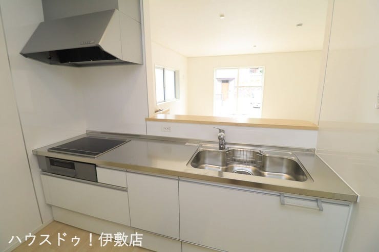 下伊敷２丁目 新築戸建 【キッチン】
カウンターキッチンで家族の笑顔を見ながら調理できます