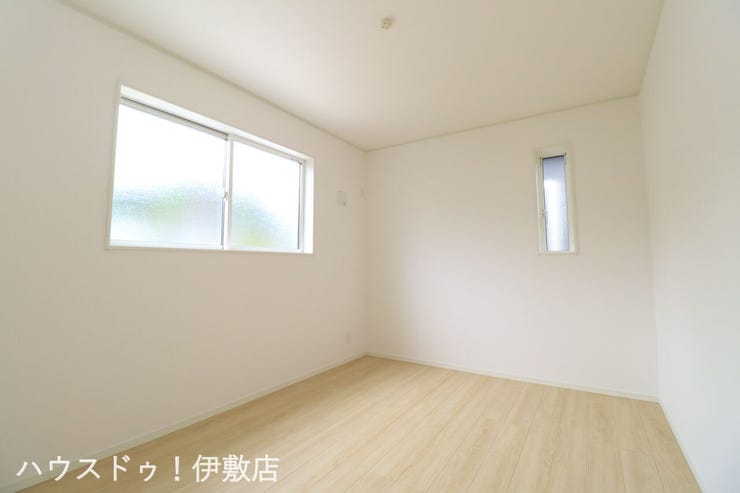 下伊敷２丁目 新築戸建 【洋室6帖】
「他社で住宅ローンに落ちてしまった」「車のローンが残っている」など、住宅ローンでお困りの方はぜひ一度弊社までご相談ください。