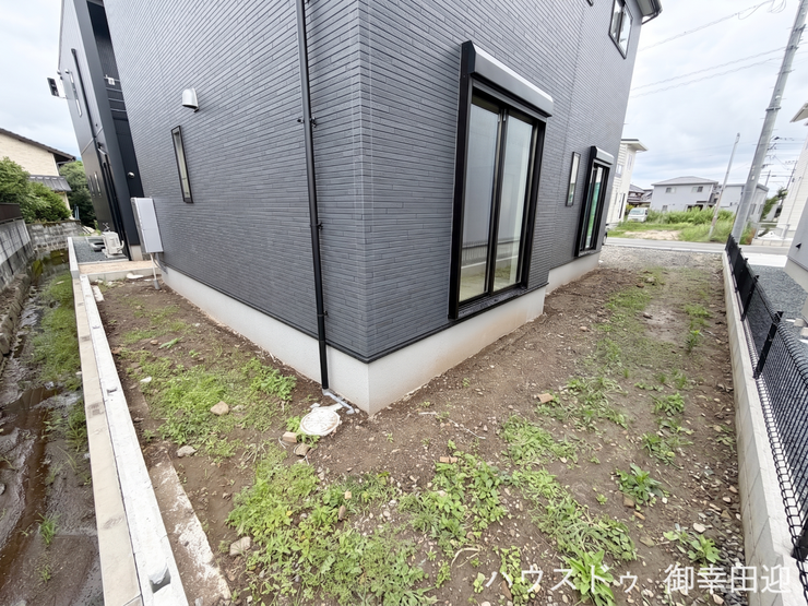 ■遊びと安らぎの多目的空間■子どもが安全に遊べ、ペットと触れ合い、大人も自然に癒やされる、暮らしを彩るスペースです。
