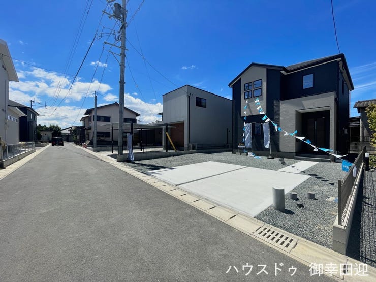 ■理想を叶える新しい暮らしの舞台■高いデザイン性と機能性を兼ね備えた住まい。ここで、家族の新しい物語が始まります。