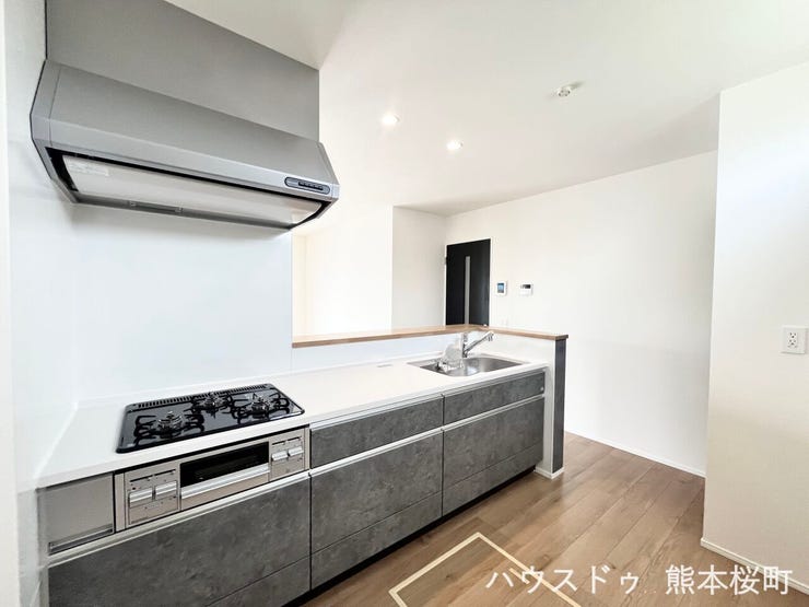 ■家族の「美味しい」が集まる舞台■高い機能性と美しいデザインを両立。料理する人も、待つ人も、笑顔になれる場所です。