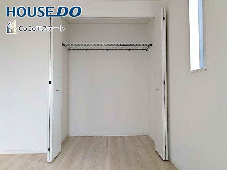 □■収納■□
各部屋にクローゼット完備♪
ゆとりの収納で、お部屋がスッキリ片付きます。
