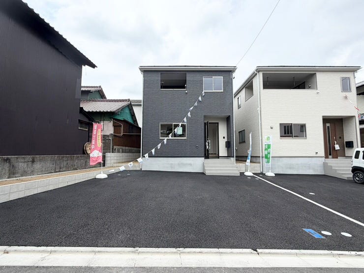 【外観】
近鉄名古屋線「川越富洲原」駅まで徒歩約18分の立地です。