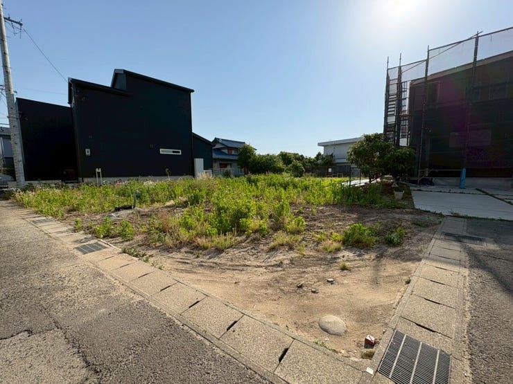 完成前の物件購入が不安な方は、同じ建築会社の別物件を内覧することで
物件の雰囲気を確認できます!
ハウスドゥ小牧味岡店は即対応が可能です!ぜひご相談ください!