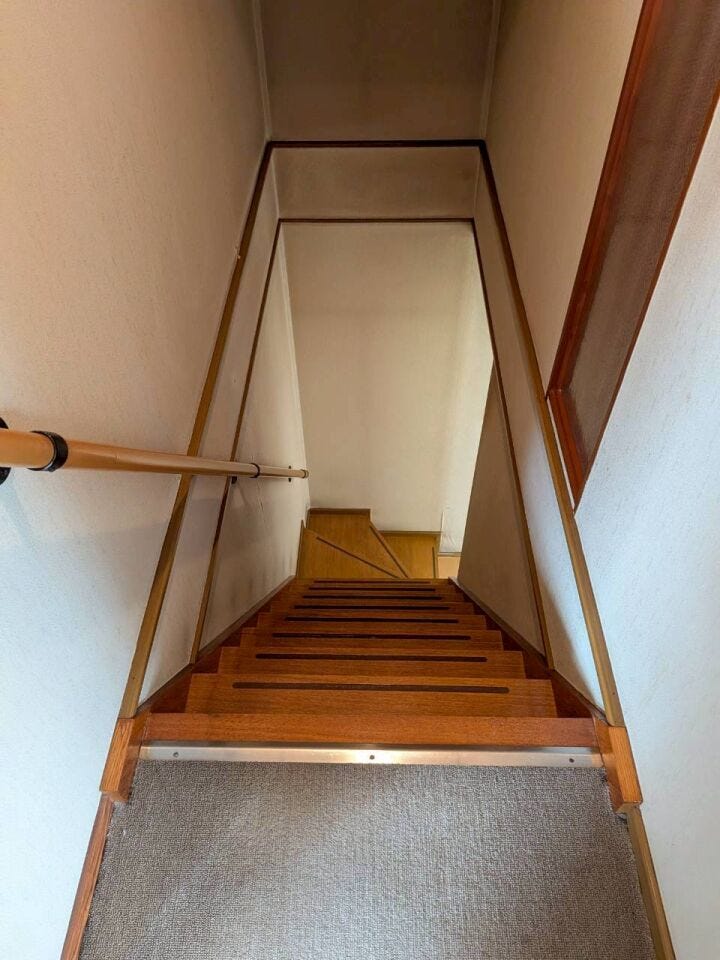 木目の温かみを感じる階段が、お家全体の雰囲気を高めます。