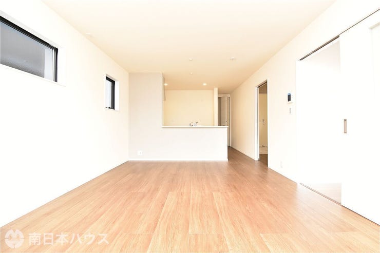 桜ヶ丘５丁目 新築戸建 桜ヶ丘5丁目 第5-2号棟 【過去施工例】キッチンまで見渡しやすく、家族のつながりを感じやすいLDKの施工例です。