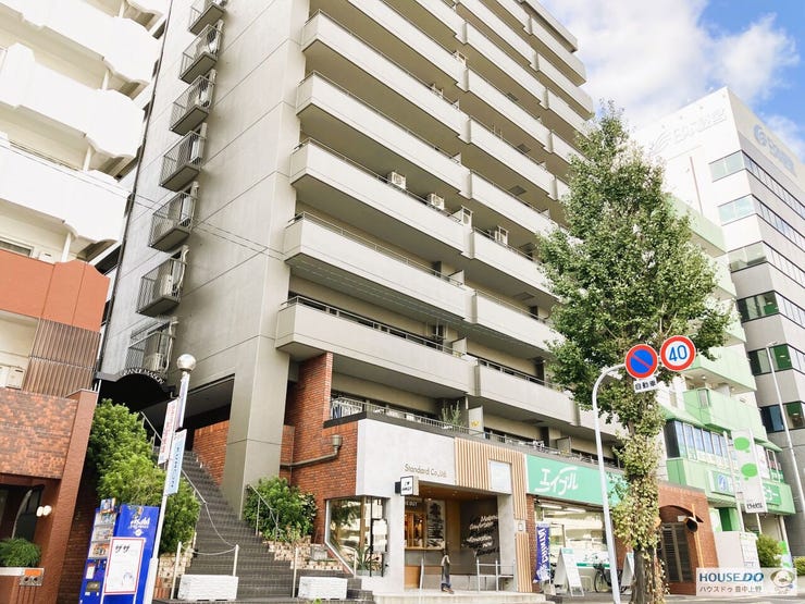 北大阪急行線「緑地公園」駅から徒歩1分の好立地!緑豊かな「服部緑地」が徒歩6分!周辺商業施設も豊富にあり、利便性と緑の豊かさを兼ね備えたマンションです!