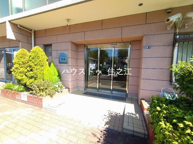 ★解放感のあるエントランス。明るい印象を受けますね♪