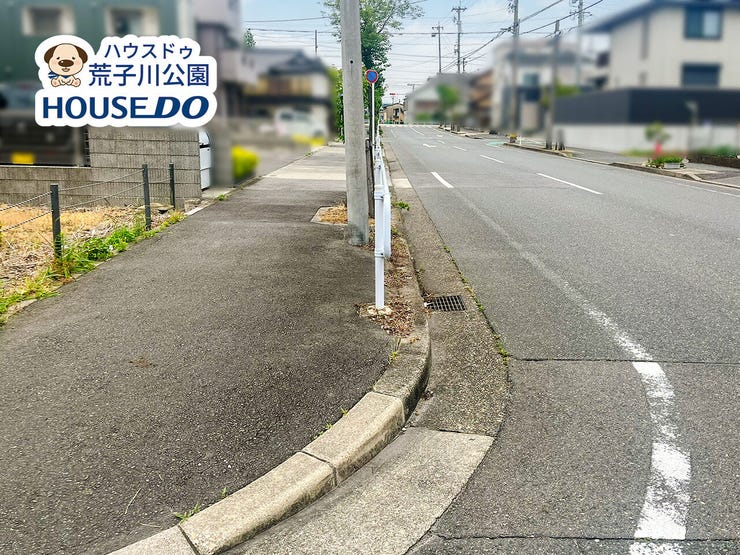 東側前面道路