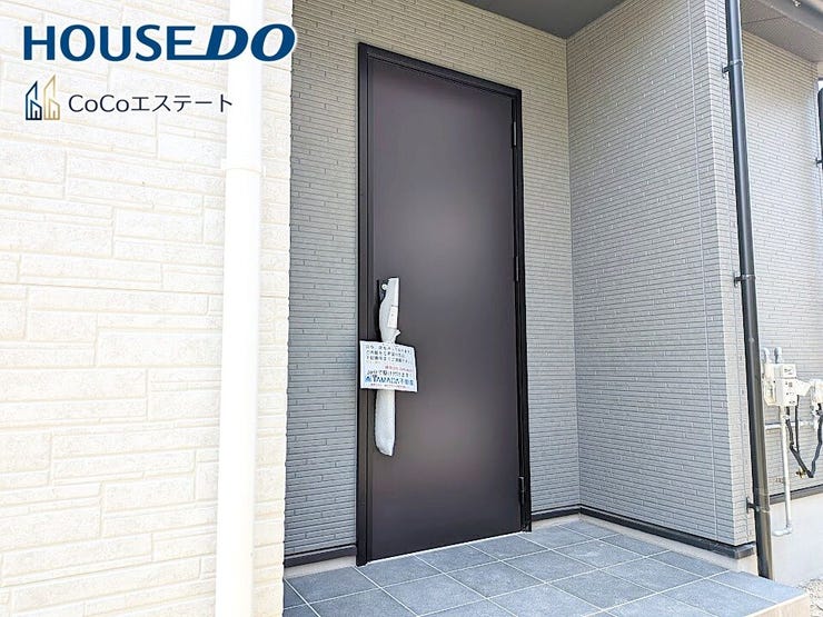 □■玄関■□
雨除けに便利な屋根付き!