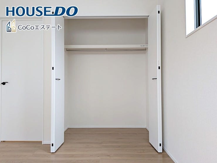 □■収納■□
各部屋にクローゼット完備♪
ゆとりの収納で、お部屋がスッキリ片付きます。