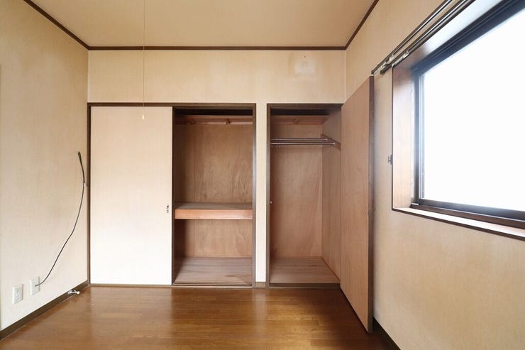 【Storage】
2階6帖洋室収納です。
ご夫婦の荷物もスッキリ収納できそうです。