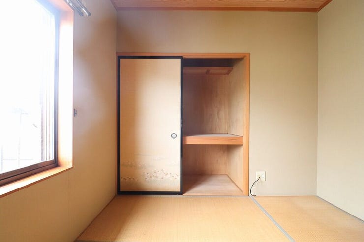 【Storage】
2階和室収納です。