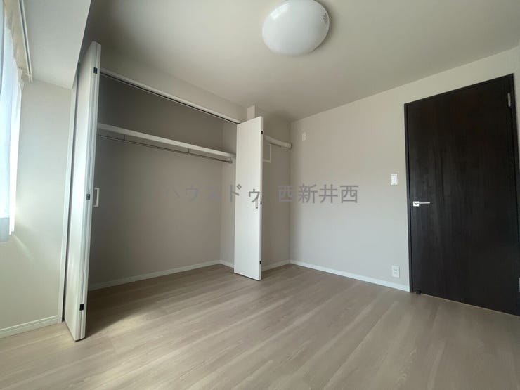 洋室1収納
