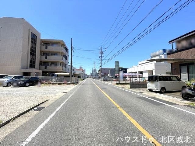 【北側前面道路】
