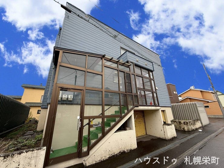 【外観】
全国約740店舗展開中のネットワークを活かし、【ハウスドゥ札幌栄町】が豊富な成約実績と情報力で住まい探しをサポート☆多くの方に選ばれている安心感で、理想の一邸へ導きます!お気軽にお問い合わせください♪