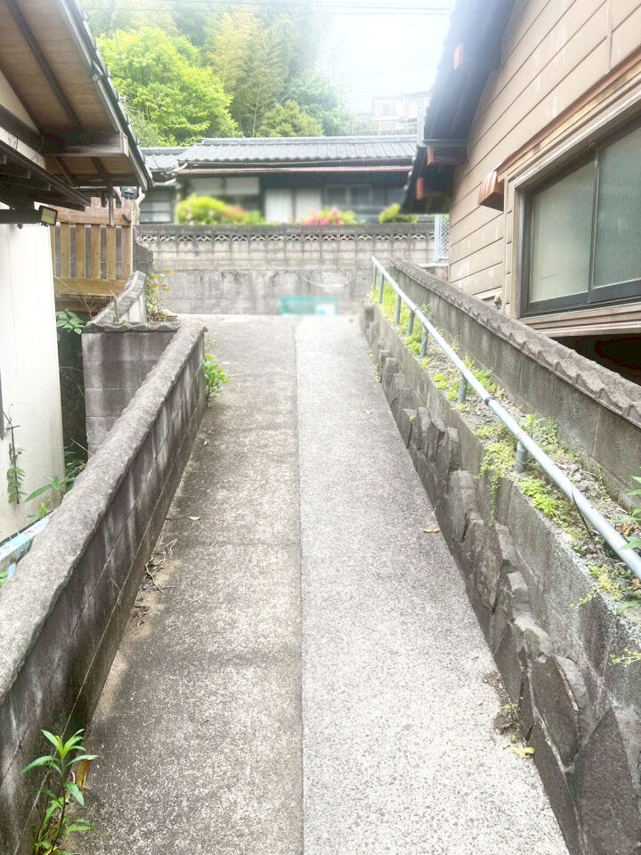 【閑静な住宅街】モニター付きインターホン♪2面採光♪シャンプードレッサー♪小学校まで徒歩10分圏内♪