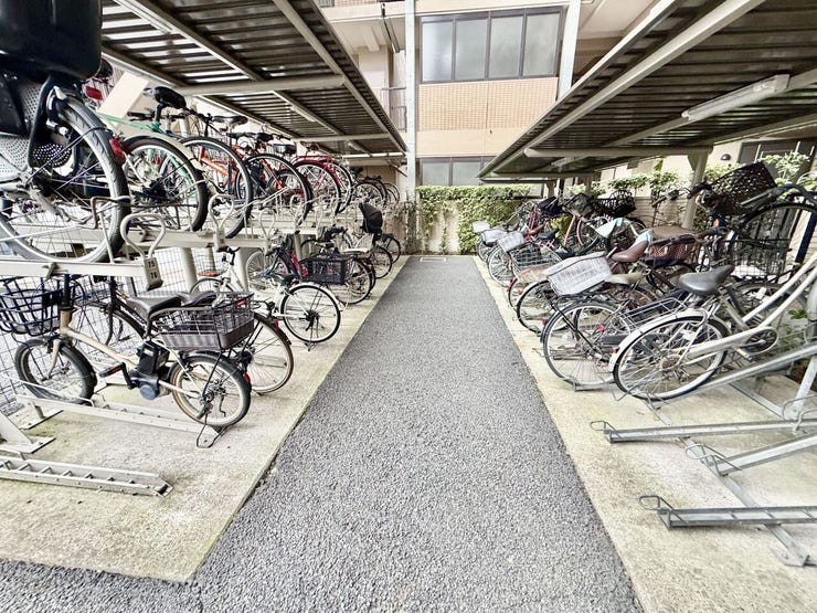 敷地内に駐輪場を完備。通勤・通学やお買い物にも便利な住環境です。