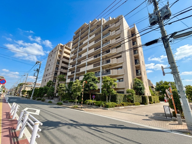 敷地内駐車場を完備。空き状況はお気軽にお問い合わせください。