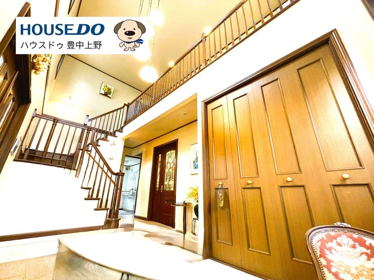 【外観】
【玄関】
入った瞬間から開放的な室内!そのままお住まいも頂けます!また、リペアやリフォームのご相談も大歓迎です!!