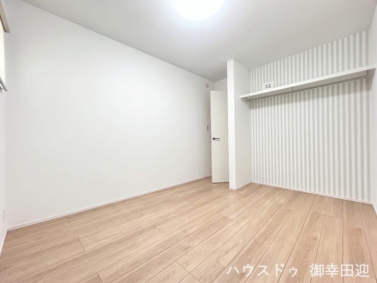 ■5.2帖洋室①■寝室、書斎、趣味の部屋。家族の成長やライフスタイルに合わせ、様々な使い方ができる快適な空間です。
