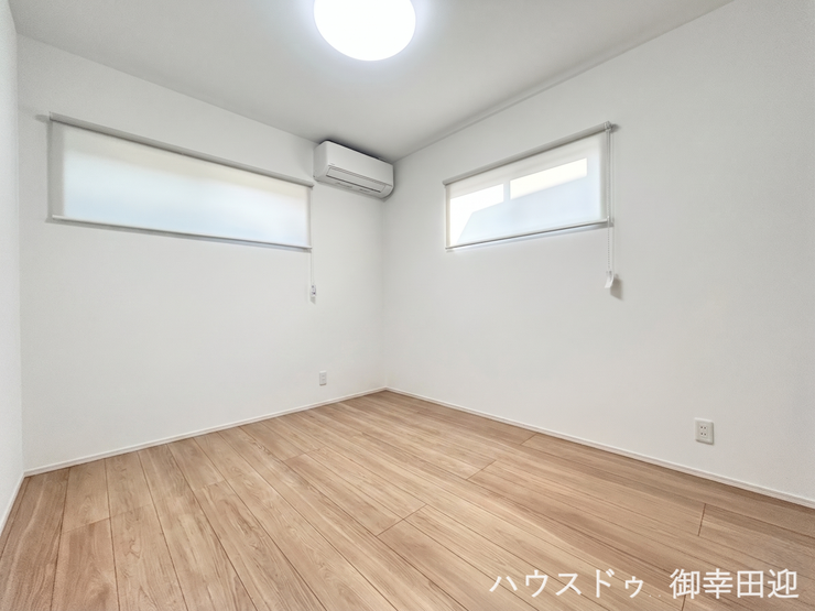 ■5.2帖洋室②■寝室、書斎、趣味の部屋。家族の成長やライフスタイルに合わせ、様々な使い方ができる快適な空間です。