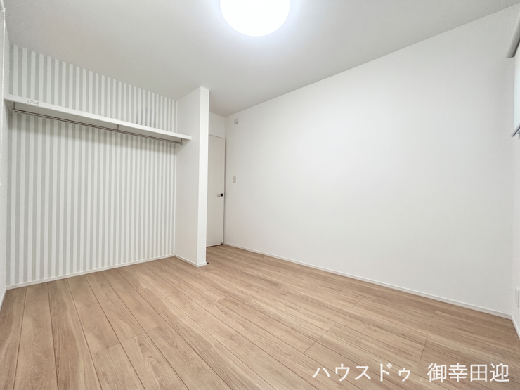 ■5.2帖洋室②■寝室、書斎、趣味の部屋。家族の成長やライフスタイルに合わせ、様々な使い方ができる快適な空間です。