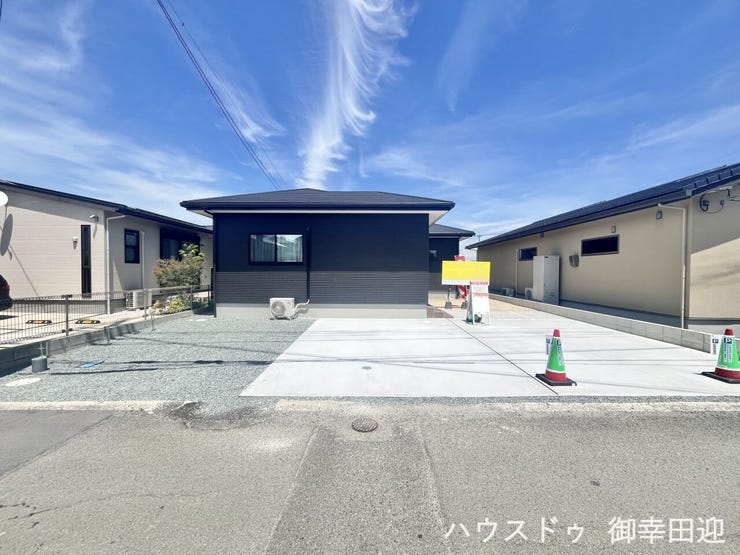 ■車と趣味の幅が広がる場所■単なる駐車スペースではない、洗車やタイヤ交換、DIYにも使える多目的な屋外スペースです。