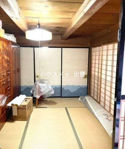 和室の多い間取りです。小さなお子さまにはフローリングよりもやわらかい畳の方が遊び場でもお昼寝でも快適に過ごせて安心です。