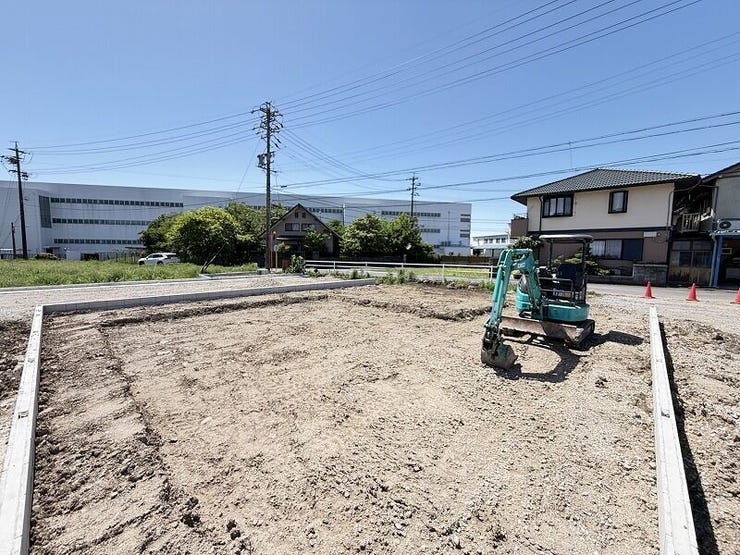 完成前の物件に限り、カラー選択やオプション工事 などのサービス特典が受けられる場合がございます。詳しくお知りになりたい方はお気軽にお問合せください。
