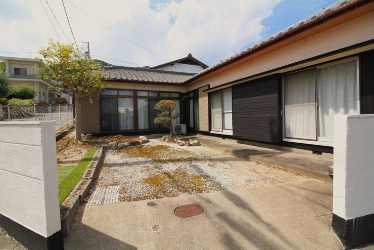 日当たりと風通し、開放感恵まれた角地の物件です!人目につきやすいので防犯面◎