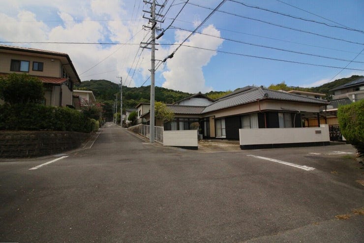 *南東側前面道路*