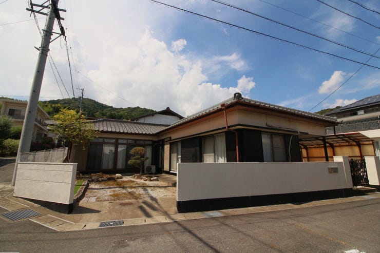 【外観】
内覧予約お待ちしております!写真や図面からは分からない細部までぜひ現地にてご体感ください♪