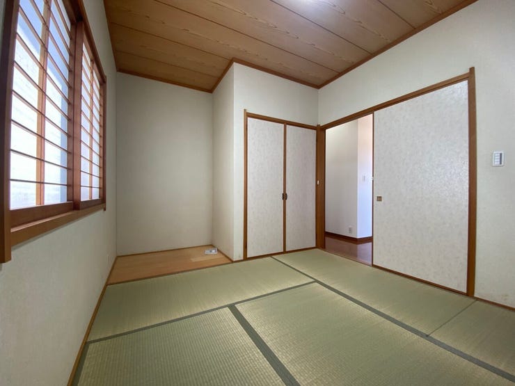あると嬉しい一室の和室はお昼寝スペースや客間にもピッタリ♪洗濯物を畳んだりキッズスペースとしても大活躍です(^▽^)/