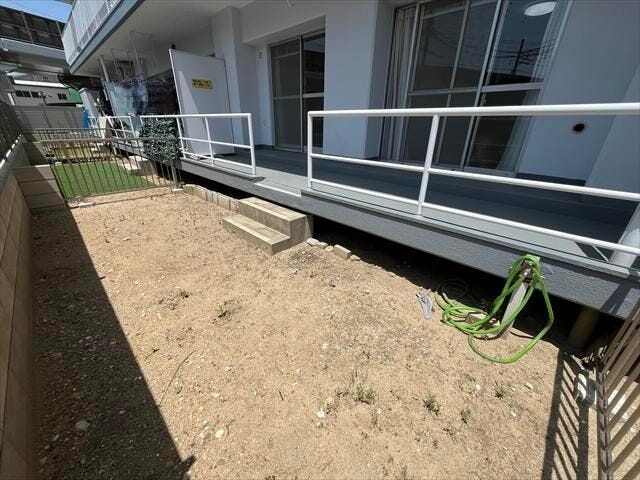 ◆専用庭◆1階の特権!お庭付きです。立水栓が付いていますので、お庭の水やりや汚れたものを洗うのに◎