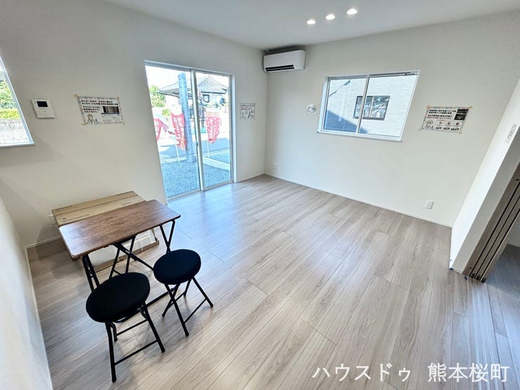 ■安らぎと笑顔の中心地■陽光が優しく降り注ぎ、会話が自然と弾む。ここでは、毎日が特別な時間へと変わります。