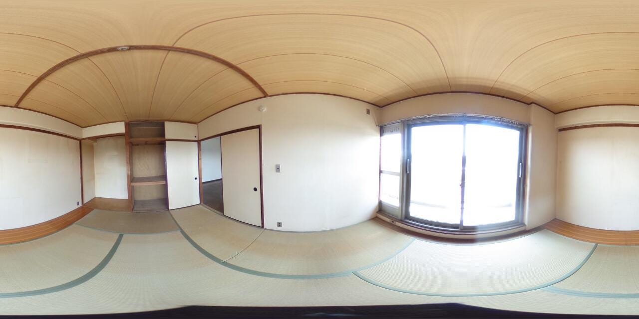 ※リノベーション工事前の室内／７月下旬工事完了予定